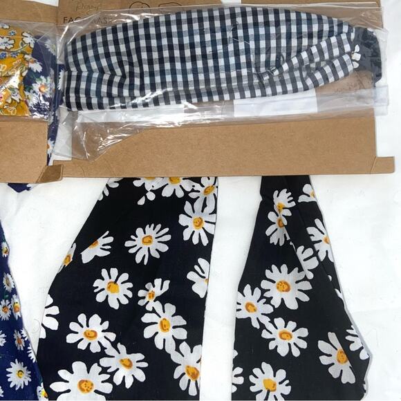 2 Pack Nordstrom Face Mask Berry Scarf Covid Allergy Germs NEW * - Picture 3 of 4